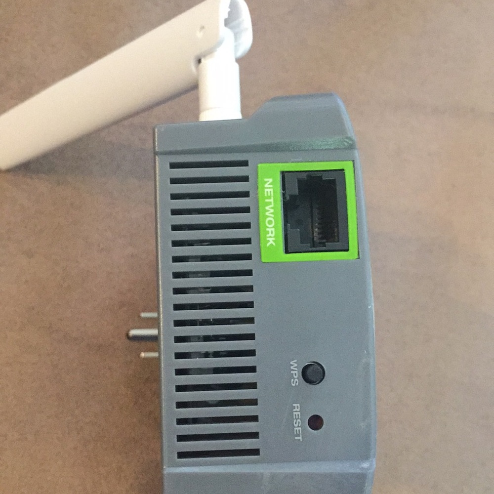 Wireless WiFi Range Extender - Picture 5 of 8